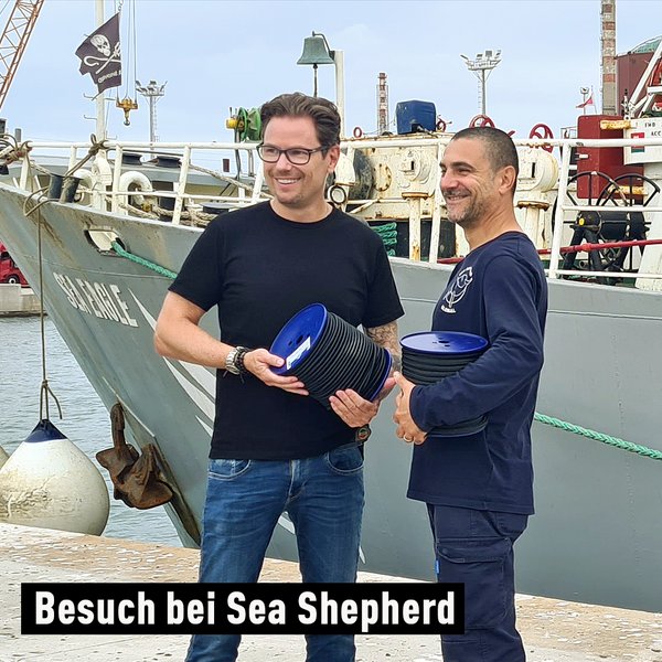 Marcel Meister besuchte im Hafen von Piombino die SEA EAGLE, welche in der Kampagne zum Schutz der bedrohten...