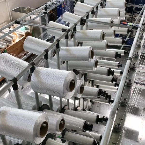 OceanYarn-Balett!
So entstehen aus den Fasern aus recyceltem Meeresplastik OceanYarn® Produkte. Die Fasern werden...